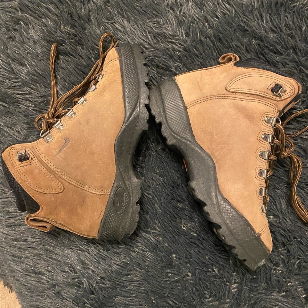 Nike air ACG leather boots